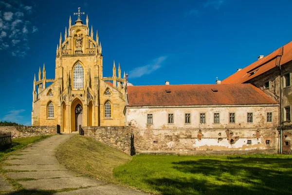 Kladruby Czechy Europa 2018 Lipca Kościół Wniebowzięcia Nmp Zbudowany Gotyckim — Zdjęcie stockowe