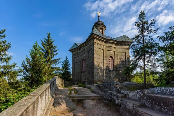 Hlavnov Broumov Czechy Barokowa Kaplica Najświętszej Marii Panny Piaskowca Złotym — Zdjęcie stockowe