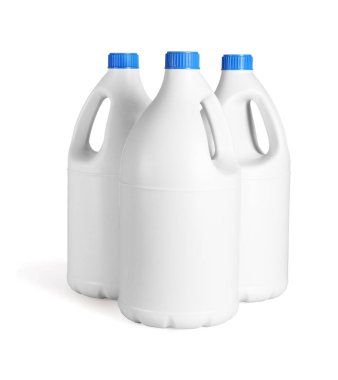  Beyaz Arkaplanda Üç Beyaz Plastik Deterjan Şişesi