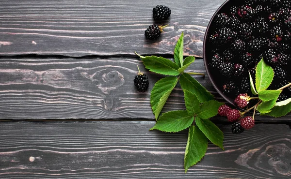 Fresh Blackberries Bowl Dark Rustic Wooden Background Copy Space Berry — Stock Photo, Image