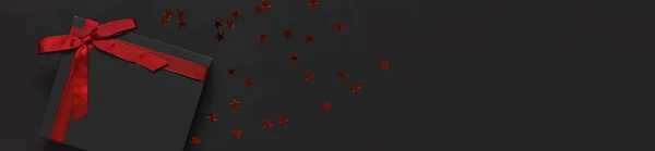 Caja Regalo Negra Con Cinta Roja Forma Confeti Purpurina Holográfica — Foto de Stock