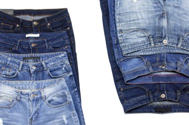 Farklı kot üzerinde beyaz arka plan en iyi görünüm düz izole kümesi yatıyordu. Güzel mavi jeans detayını. Kot doku veya kot arka plan. Trend Giyim. Güzellik ve moda, giyim kavramı