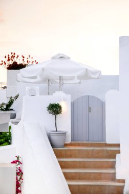 Santorini adası, Yunanistan, Ege Denizi, Avrupa. Dünyanın en güzel seyahat yerlerinden biri olan geleneksel kiklad mimarisinin ayrıntıları. Ünlü seyahat hedef