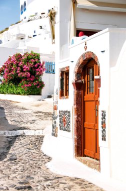 Santorini adası, Yunanistan, Ege Denizi, Avrupa. Dünyanın en güzel seyahat yerlerinden biri olan geleneksel kiklad mimarisinin ayrıntıları. Ünlü seyahat hedef