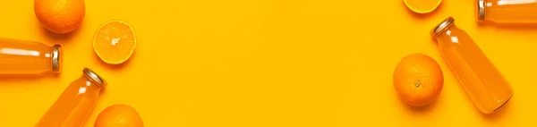 Kreatywna Koncepcja Lata Butelki Szklane Sokiem Pomarańczowym Słodka Pomarańcza Żółtym — Zdjęcie stockowe