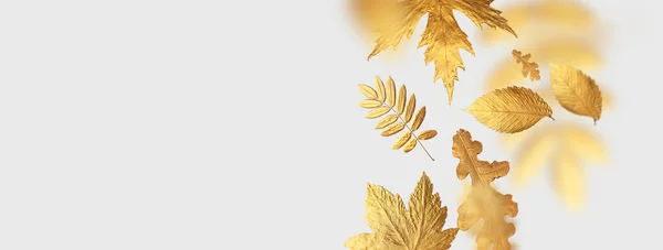 Goldene fliegende Herbstblätter in verschiedenen Formen auf hellgrauem Hintergrund. Herbstkonzept, Herbsthintergrund. Minimal florales Design, Rahmen für Herbstblätter. Goldener Zweig. Kreative Herbstkomposition — Stockfoto