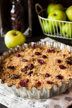 Geleneksel İngiliz tatlı elma yengeç ile kurutulmuş cranberries