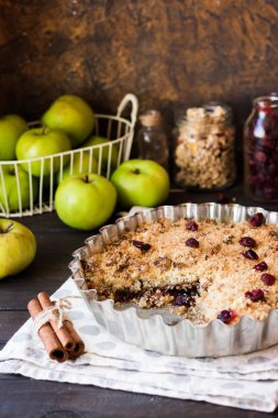 Geleneksel İngiliz tatlı elma yengeç ile kurutulmuş cranberries