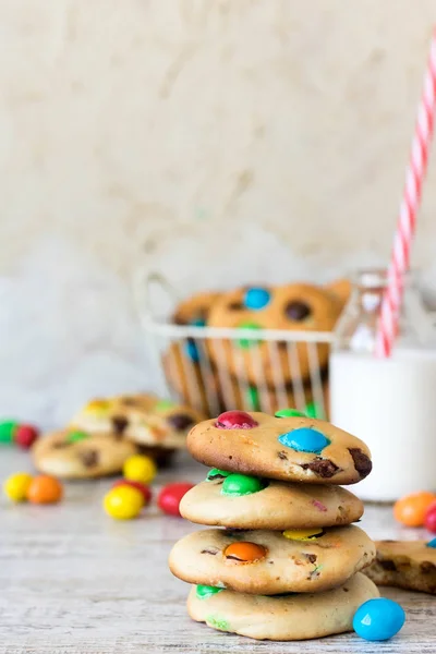 Galletas Americanas Caseras Con Dulces Chocolate Coloridos — Foto de Stock