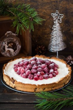 Yeni yıl tablo için krem peynirli kızılcık beze