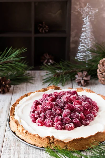 Preiselbeerbaiser mit Frischkäse für den Neujahrstisch — Stockfoto