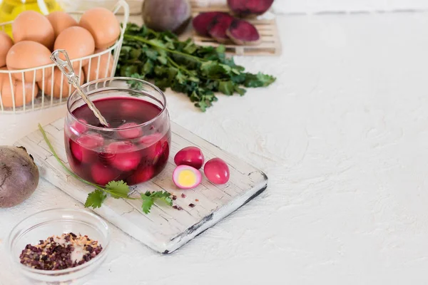 Huevos Codorniz Marinado Para Pascua Jugo Remolacha — Foto de Stock