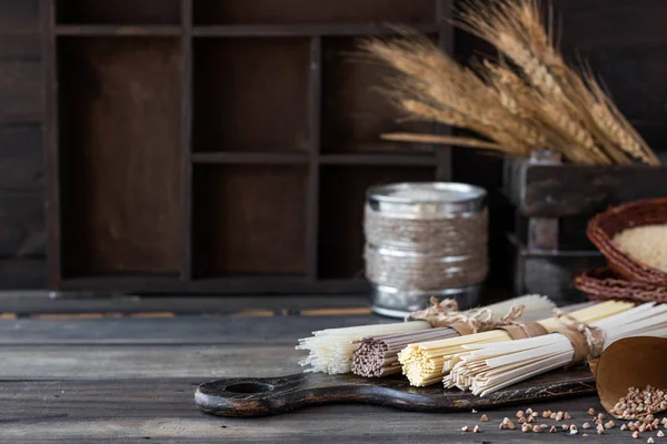 Fideos sin gluten de varios tipos . — Foto de Stock