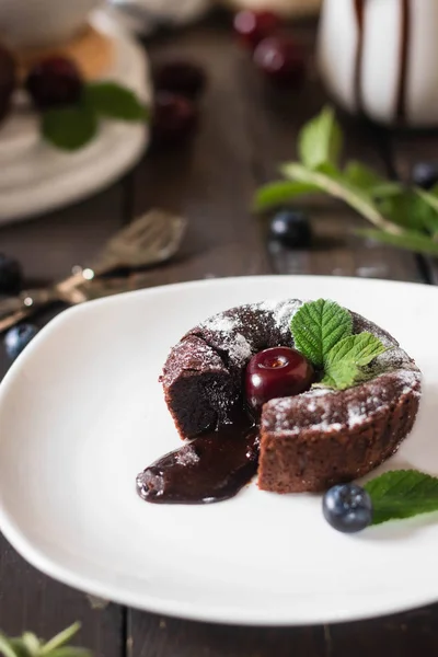 Geleneksel Fransız tatlısı - Çikolatalı fondan