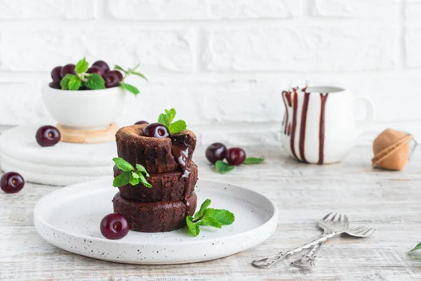 Geleneksel Fransız tatlısı - Çikolatalı fondan