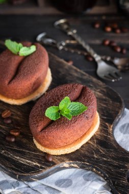 Çikolata ve kahve çekirdeği kek