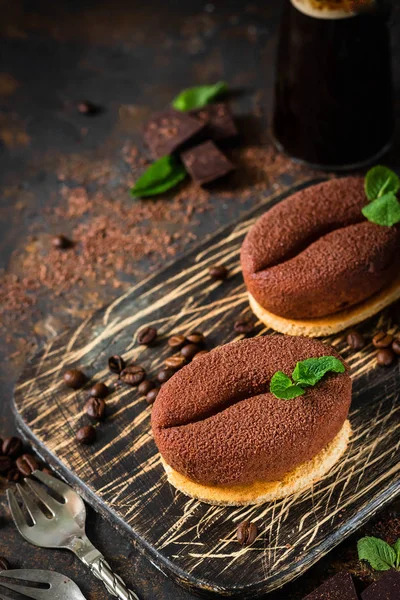 Çikolata ve kahve çekirdeği kek