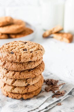 Çikolata ile klasik yulaf ezmesi çerezleri