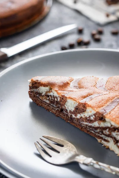 Pastel de chocolate con vainilla. Pasteles dulces . —  Fotos de Stock