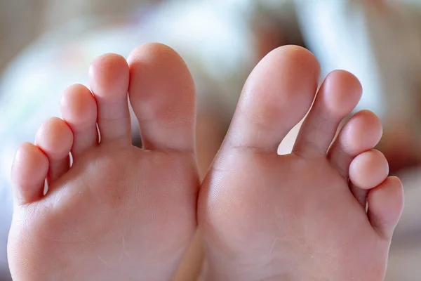 Men's toes, healthy toe nails — Stock Photo, Image