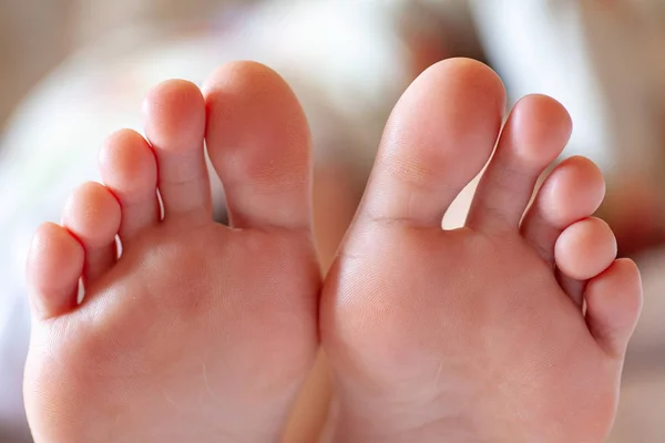 Dedos de los hombres, uñas de los pies saludables — Foto de Stock