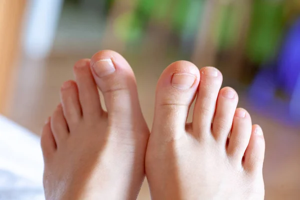 Men's toes, healthy toe nails — Stock Photo, Image