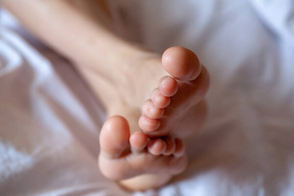 Men's toes, healthy toe nails