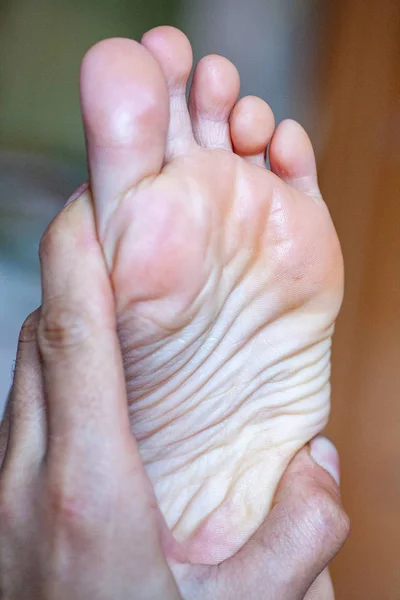 Dedos de los hombres, uñas de los pies saludables — Foto de Stock