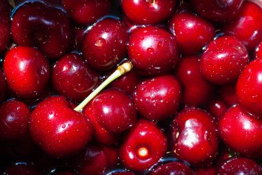 Akşam yemeği peçetesi ve yaz havlusu için harika, olgun, kırmızı, tatlı, yakın plan.