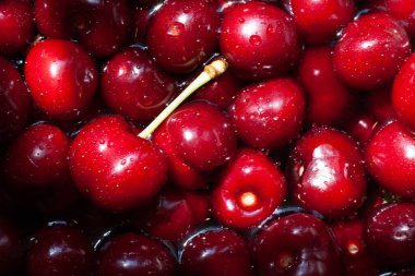 Akşam yemeği peçetesi ve yaz havlusu için harika, olgun, kırmızı, tatlı, yakın plan.