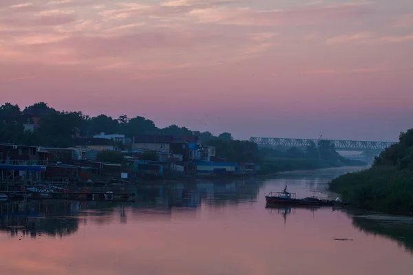 Morgen Auf Dem Fluss Frühen Morgen Schilf Nebel Und Wasseroberfläche — Stockfoto