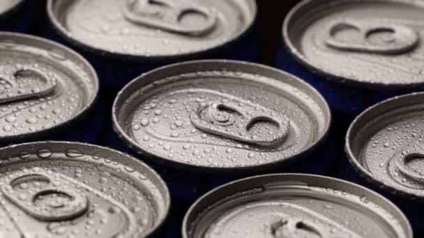 Footage water droplets on can of soda or beer rotate background. — Stock Video