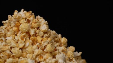 Karamelli patlamış mısır arka kapatmak