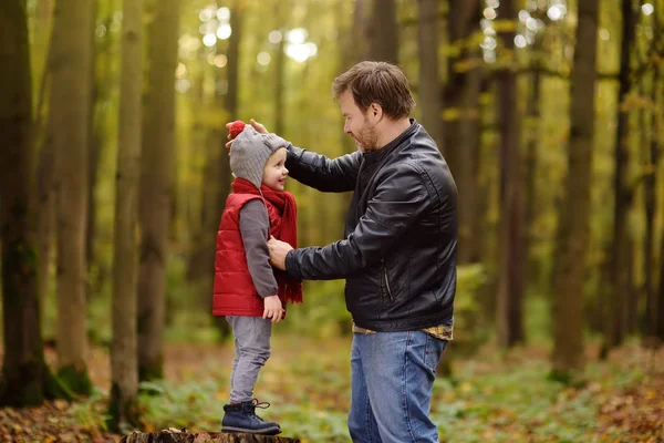 Little Boy His Father Stroll Forest Active Family Time Nature — Stock Photo, Image