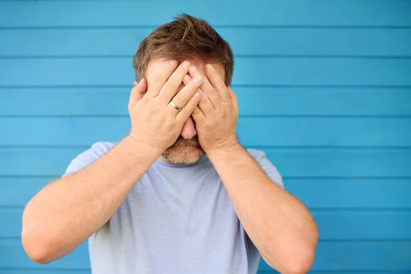 Portret Van Volwassen Man Wanhoop Negatieve Emotie Concept Teleurstelling Verdriet — Stockfoto