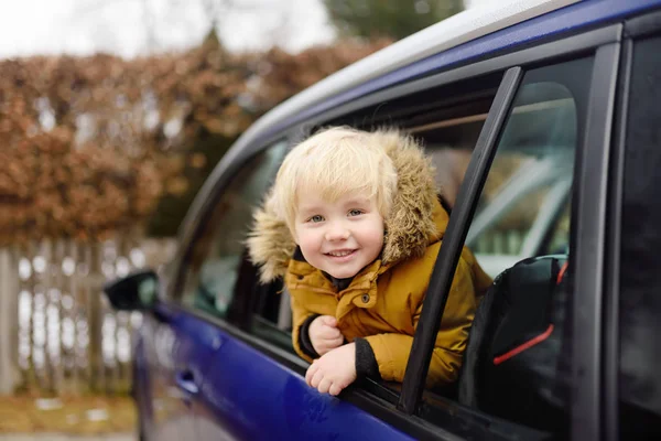 Cute Little Boy Ready Roadtrip Travel Family Car Travel Kids — Stock Photo, Image