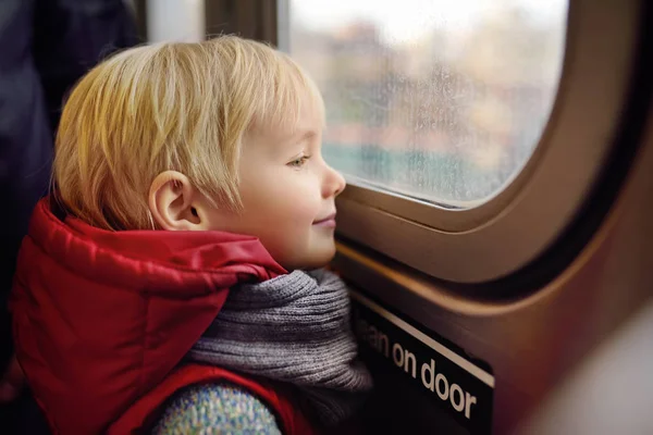 Little Boy Looks Out Window Car Subway New York Family — Stock Photo, Image