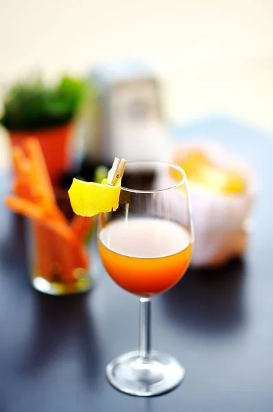 Aperitivos Aperitivos Italianos Copa Cóctel Vino Espumoso Con Aperol Plato — Foto de Stock