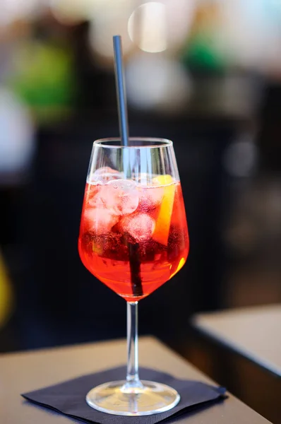 Italiaanse Aperitieven Aperitief Glas Cocktail Mousserende Wijn Met Aperol Voorgerecht — Stockfoto