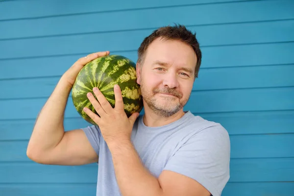 Man Holding Shoulder Big Watermelon Healthy Eating Vegetarian Food — Stock Photo, Image