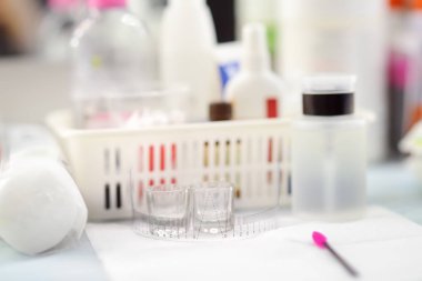 Şevval Özçelik Güzellik kaşları makyaj yapmak için araçlar. Mimari kaşlar. Yüz bakımı ve makyaj profesyonel Güzellik Salonu.