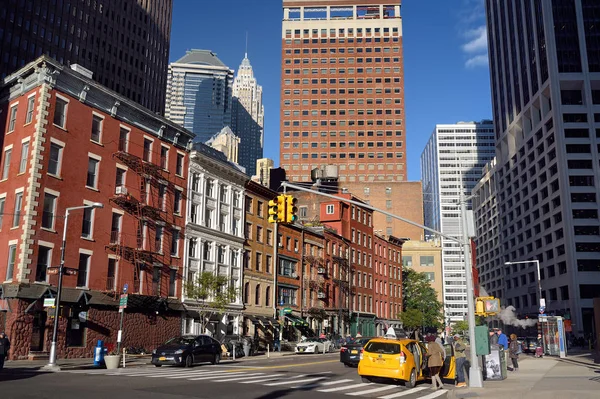 NOVA IORQUE, EUA - 21 de outubro de 2018: Street of Manhattan. Vida típica da cidade de Nova York . — Fotografia de Stock