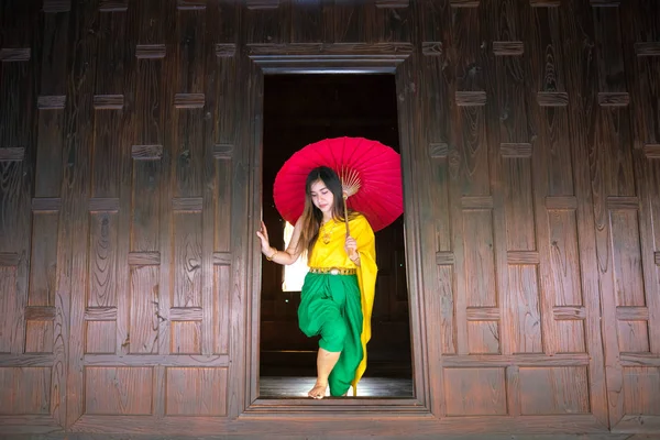 Thai Woman Dressing Umbrella Traditional Style — Stock Photo, Image