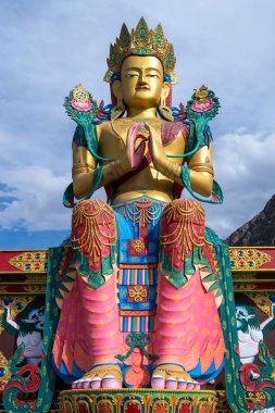 Diskit Manastırı, Nubra Vadisi, Ladakh, Hindistan Tibet Stlye görüntüde Buda heykeli