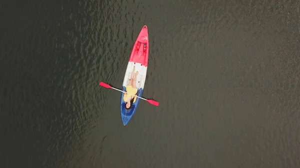 Göl Dağ Tayland Kayak Kadın — Stok fotoğraf