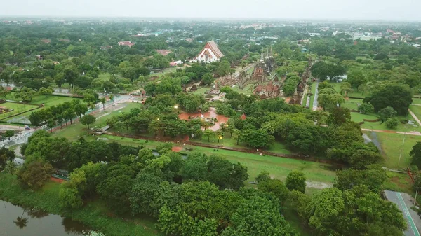 O templo histórico em Ayutthaya, Tailândia — Fotografia de Stock