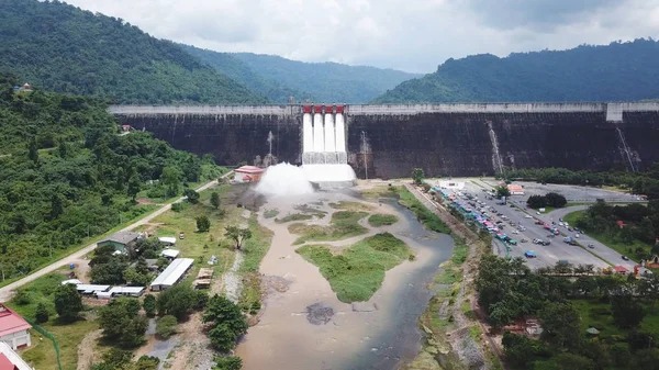 Khun Dan Prakan Chon dam w mieście Nakhon Nayok, Tajlandia — Zdjęcie stockowe