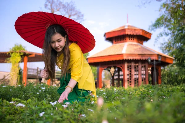 Geleneksel tarzı ile Tay kadın