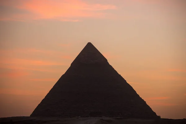 Die große Pyramide bei Sonnenuntergang — Stockfoto