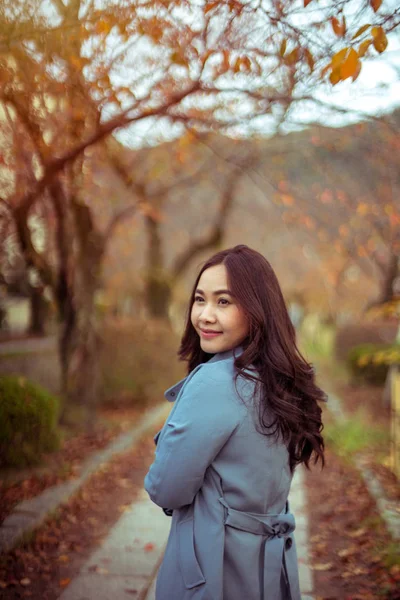 Retrato de menina asiática jovem — Fotografia de Stock